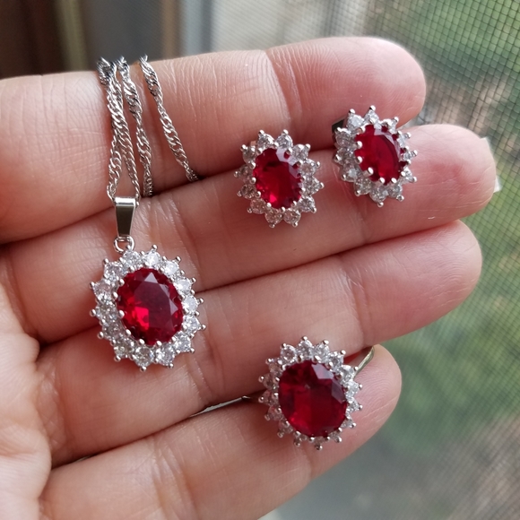 Swarovski Elements 925 Sterling Silver Garnet Red Oval Halo Diana Necklace NEW - Picture 7 of 9